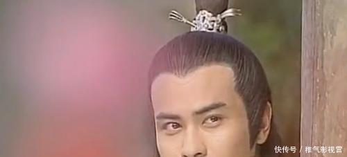  #男神#TVB不老男神郑嘉颖儿子颜值高，走路姿势更是乖巧可爱