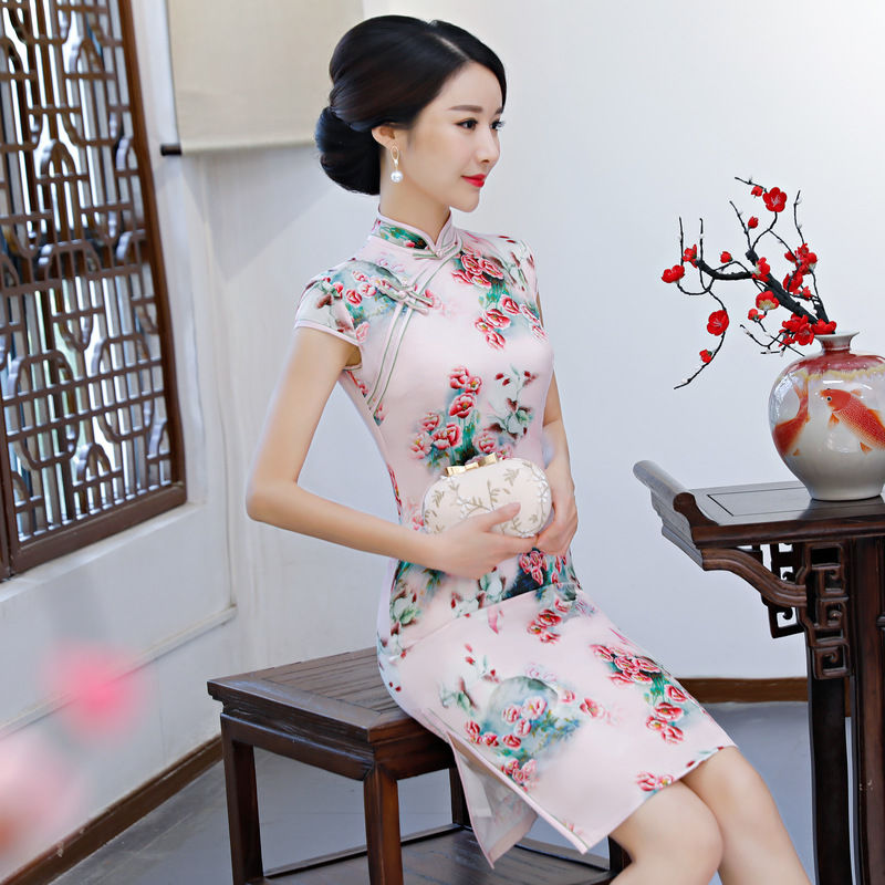 老公最怕我出门穿这旗袍，洋气迷人巨显年轻，出门路人都盯着看