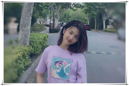  『不买账』黄磊女儿多多化妆貌美像精灵，网友却不买账：太早接触社会