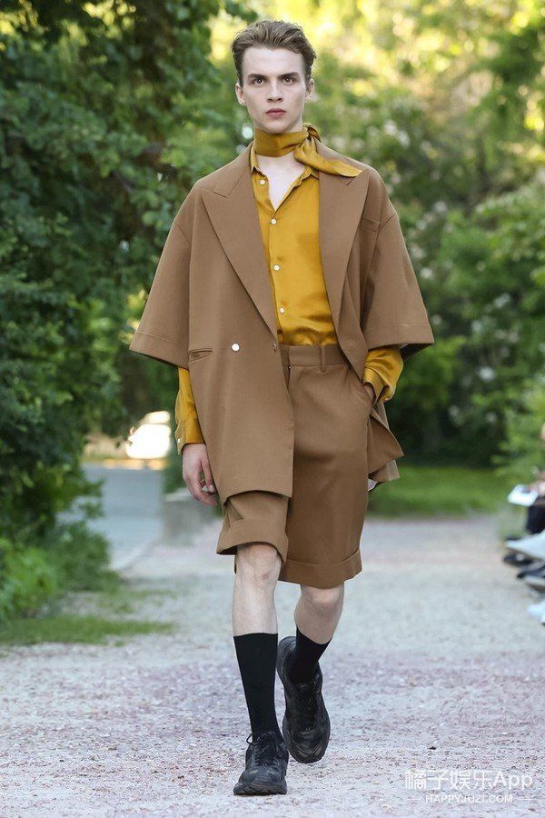 关于一场“逃离、隐世、战斗”的时装大秀!