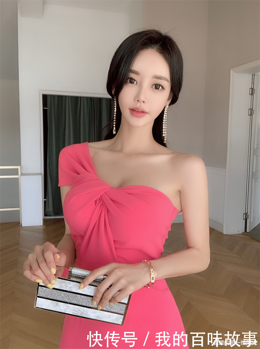  「不好看」时尚美女穿衣搭配之观察篇，出门逛街除了买买买，别忘了还有这事