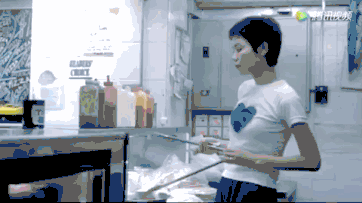 王菲首个天价综艺秀被喷走下神坛?