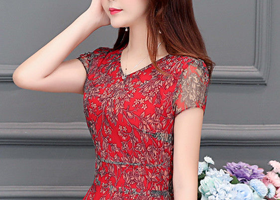 哇塞!新出的连衣裙，比旗袍还优雅，50岁妈妈穿上美的让人心醉