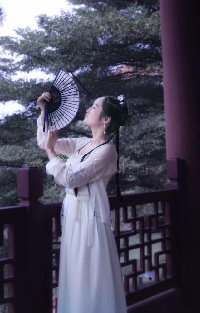 汉服 佳人游莲花山