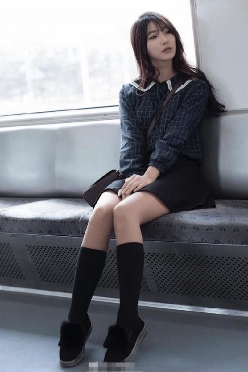  臀裙：格子衬衫配包臀裙, 森系女生, 真是清新甜美
