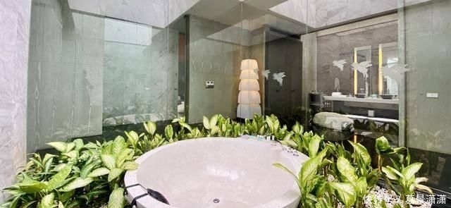 那一刻:在600多平的别墅房睡一晚是啥感觉?推开门那一刻就知道没白来