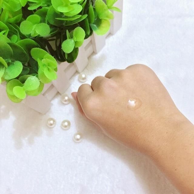 皮肤科主任:药店一白色乳液,每晚偷偷抹一抹,满满胶原蛋白