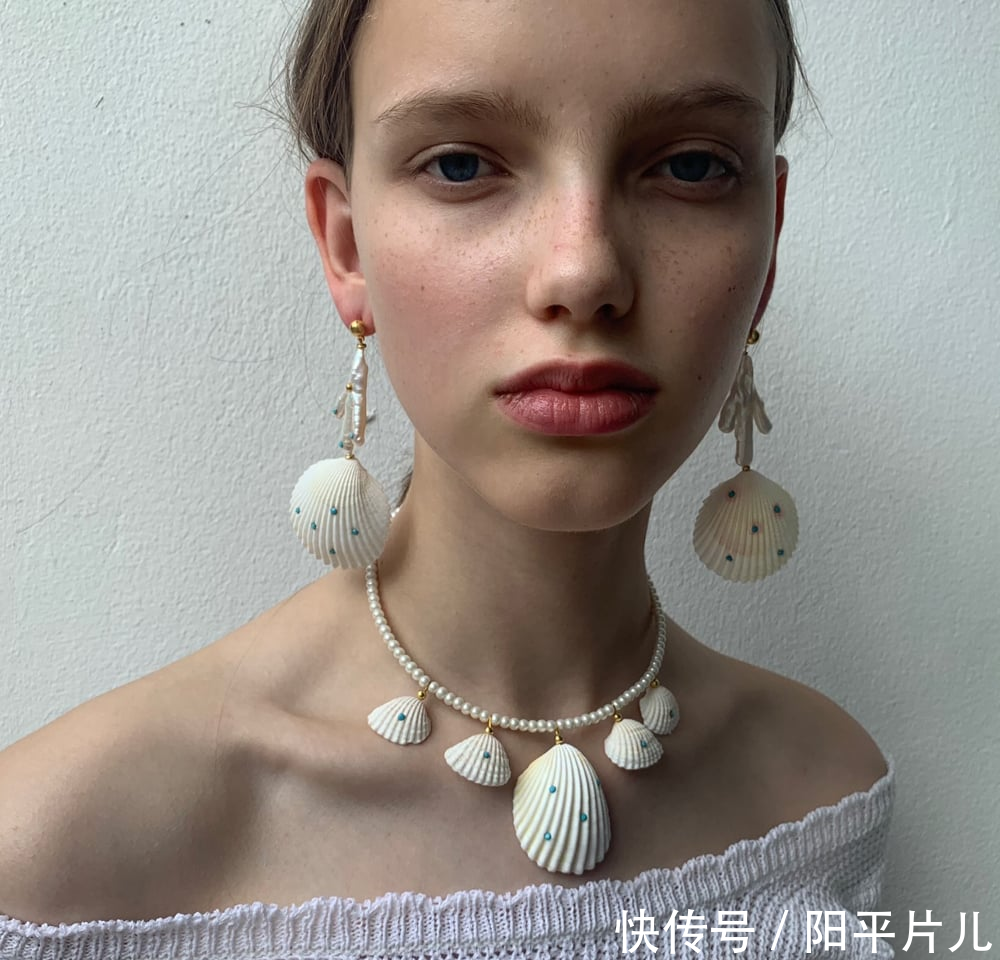  『大胆』大胆轮廓描绘鲜明性格：韩国饰品SCHO，让你简单搭配就很有型