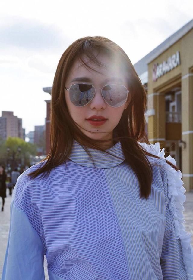 我的姐,拍出大片色系可得学你穿,美的不一般