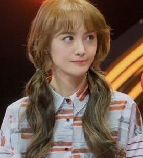 发色决定颜值!郑爽颜值巅峰,昆凌美称洋娃娃,唯独baby最俗气