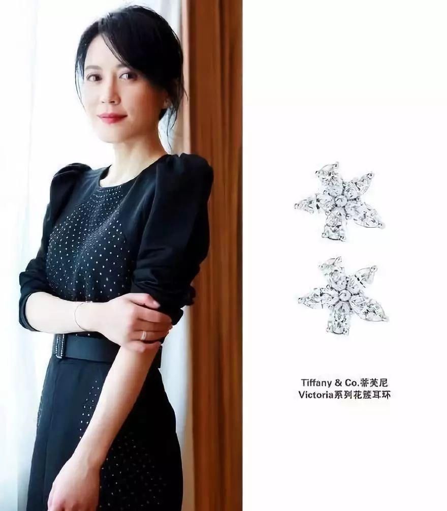 47岁俞飞鸿未婚又怎样?20岁的脸，2米8气场的衣品，活得比谁都好