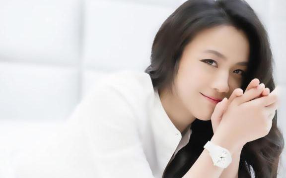 汤唯素颜高级脸，不化妆还是敢上街，网友：素颜美过刘亦菲！