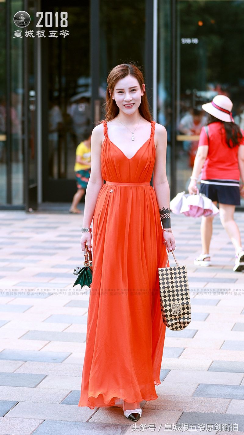 街拍:你说太老土，我说很时髦，每一个都有自己对美的定义