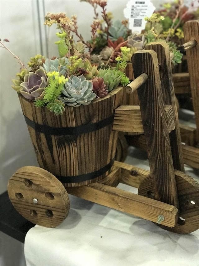 城里人咋想的？专从农村收购老物件，300斤猪槽也要买了放院子里