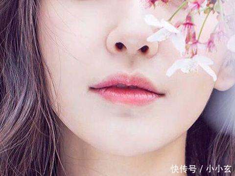 杨颖涂口红永远只涂一半, 原来她有个“不能说的秘密”!