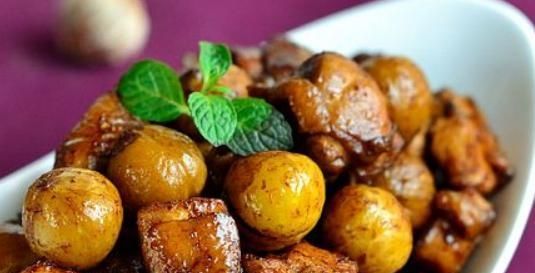  【板栗烧鸡】板栗搭配鸡肉，无敌美味回味一整天！