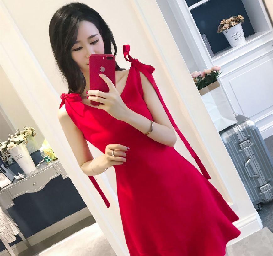 女人裙子就要这么穿，才能让人念念不忘，别傻傻不知道