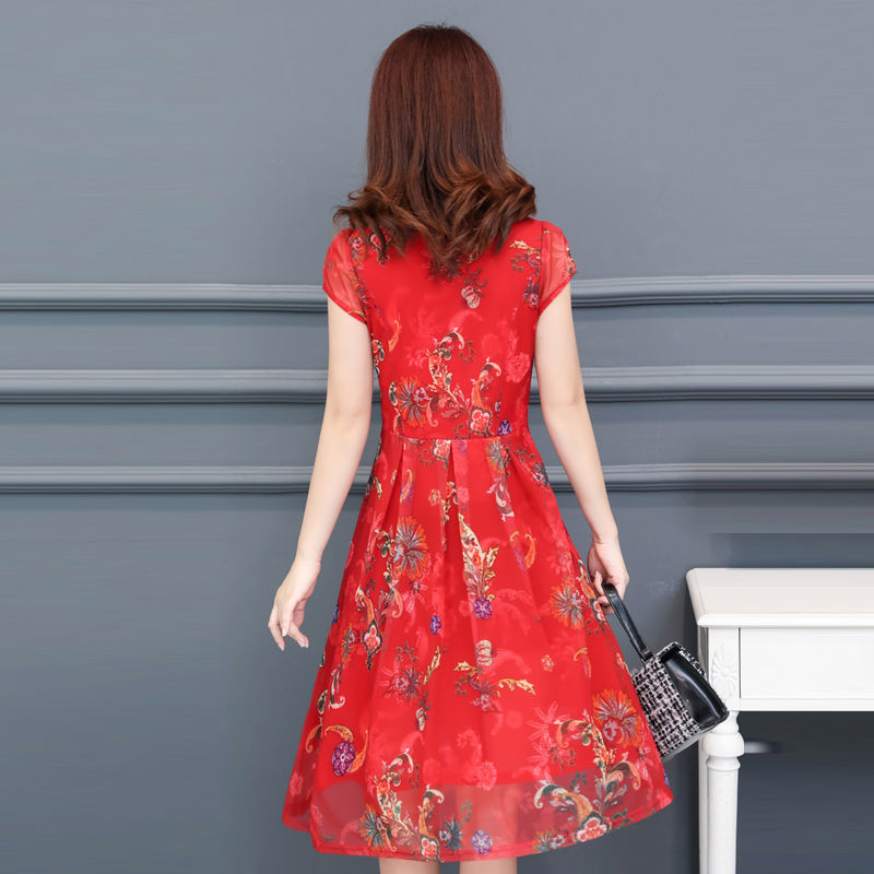 当下流行这款减龄女装，50岁老婆一口气买5件，上身年轻不敢认