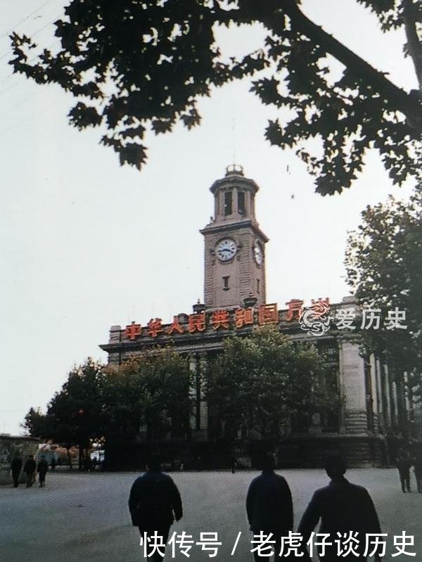  小康家庭：七十年代的江城武汉 小康家庭里的三大件 现在好多地方都物是人非