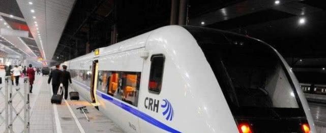 最“难熬”的高铁，7个小时基本漆黑，而且手机也没有信号