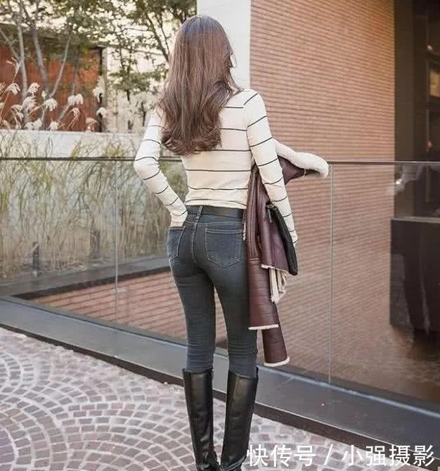 时尚靓丽的牛仔裤，美丽不落人后，让小姐姐美出一条街