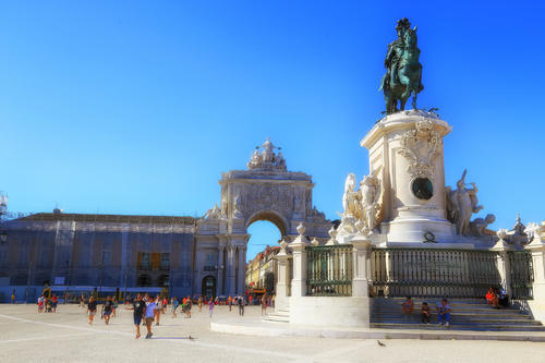 被报应的城市？靠殖民掠夺成世界最繁华首都，却被大地震轻松毁去