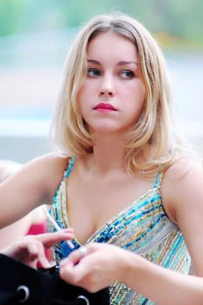 乌克兰美女为什么“美女成灾”呢?看完这些之后只能说,原来我们丑