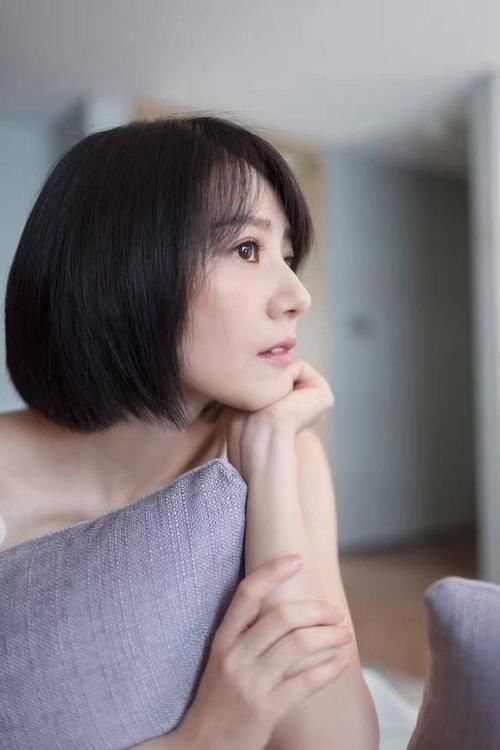 42岁舒淇与39岁高圆圆同剪短发，一个惊艳全场一个嫩回18岁！