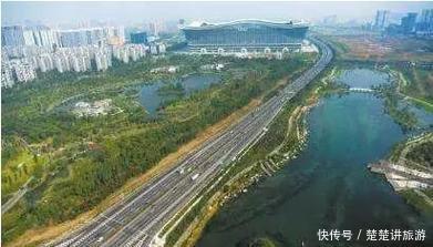 中国拥有六环路的第二座城市，专家预测2030年，这里房价要番几番