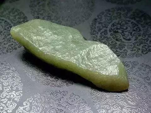 新疆人捡石头的最美季节又到了，教你在16个不同的地方捡石头！有