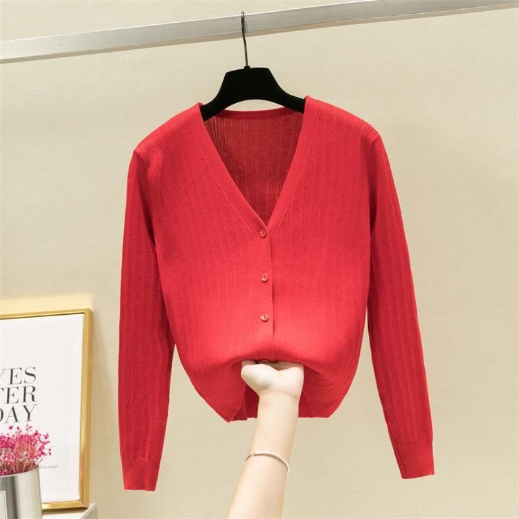 天越来越凉，看看这新几款针织开衫，是时候给自己挑选几件