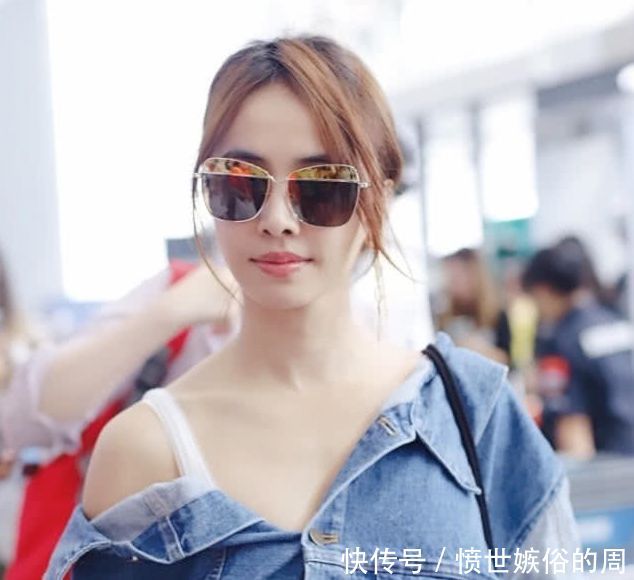 蔡依林机场最新照片，一身牛仔服吸晴无数，下身却亮了！