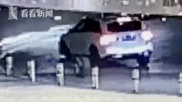 奔驰新车掉轮子 车行认为并无大碍