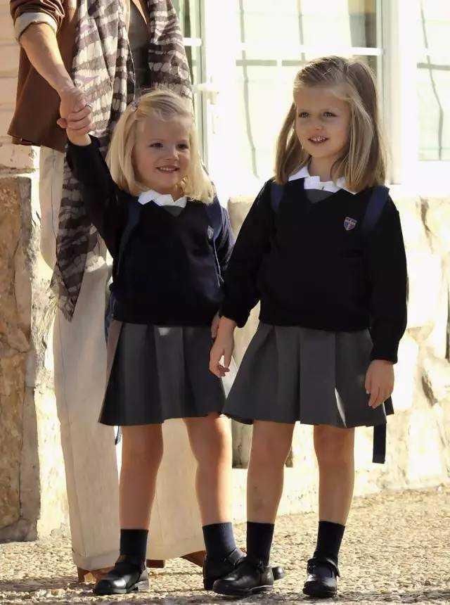 西班牙公主姐妹花不同命，姐姐挑女王重担妹妹更自由