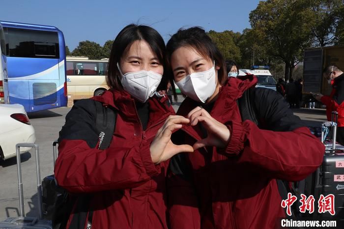  出征|江苏近千医务人员组成第五批援湖北医疗队出征