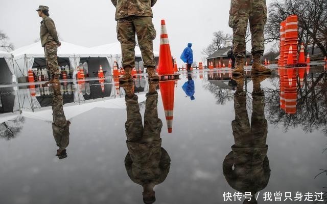 士兵:6百多感染,美军陷两线作战!回国士兵竟在停尸房隔离,太惨了!