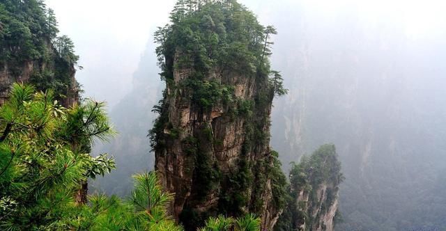 之前霸气十足的景区名字，但改完被网友吐槽:这也太崇洋媚外了!