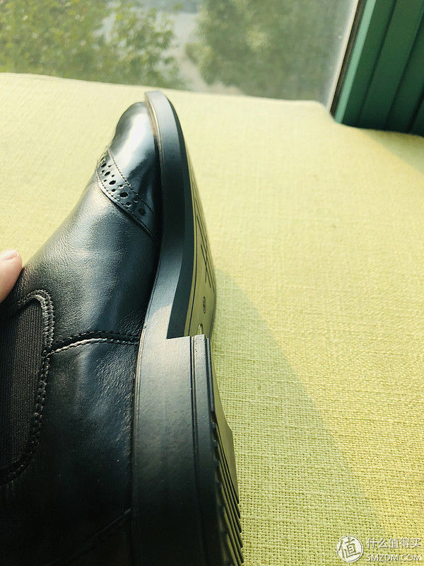 敲代码的小仙女的日常晒鞋 篇三:这双ECCO的雕花切尔西靴真好看