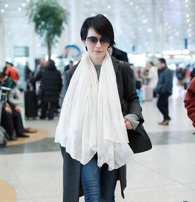 短发的高圆圆美出天际 评论区都在俯首称臣，留短发的女神谁更美