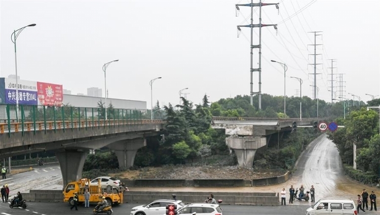  #辽宁#无锡垮桥后多地再严管超载！天津查“百吨王”，辽宁推“