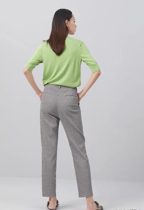  [着装]一条完美裤装或半裙，提升着装质感同时，还能给上衣带来一次新生