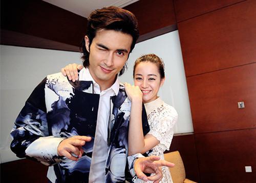 热巴疑似公布恋情，男方喊话：这次我不会走了，网友：撒狗粮