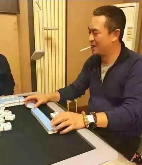 明星抽什么牌子的烟?郑爽进口香烟,胡歌中华,