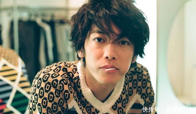 情人■佐藤健如何翻身做男神曾经年轻杀马特,如今日本草食男情人