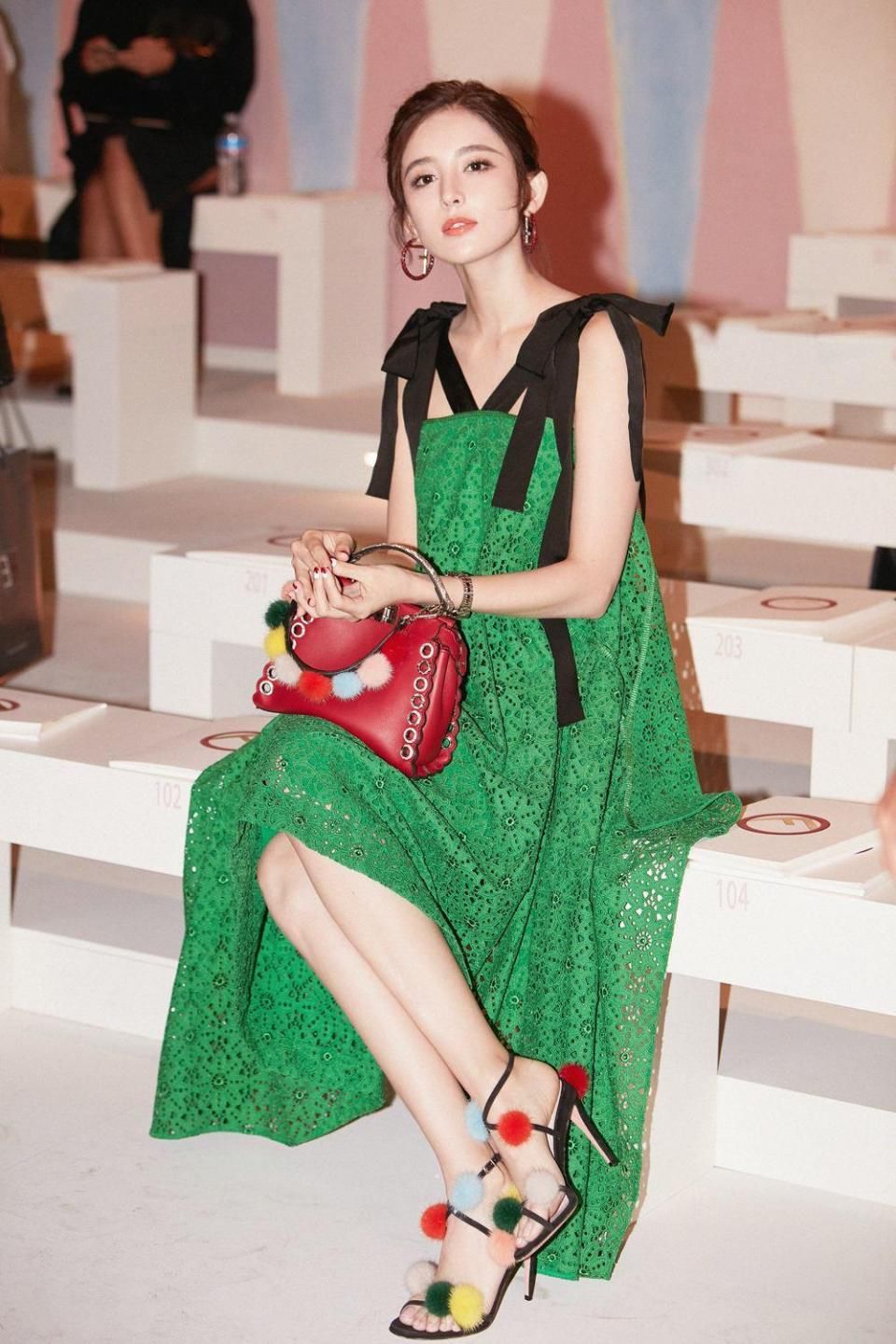 纯干货丨水逆诸事不顺?别怕,12星座穿衣指南教你立马改运!