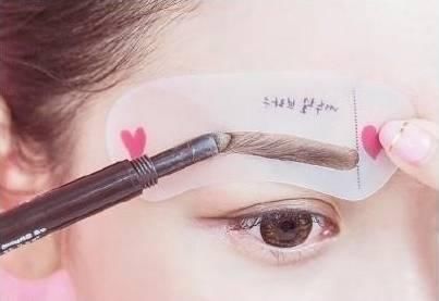 “修眉+画眉” 眉妆美哭你，超适合圆脸、方脸、大脸女生!