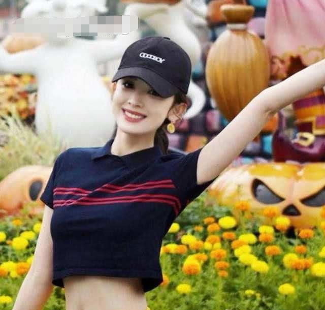 不少■杨超越又接新代言，造型精致身材却掉线，依旧是“季抛代言人”？