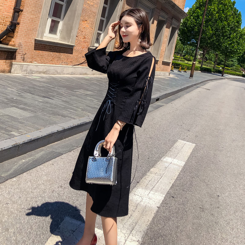 60后这种衣服现在要记得穿，款式精致超好看，让你穿出年轻态