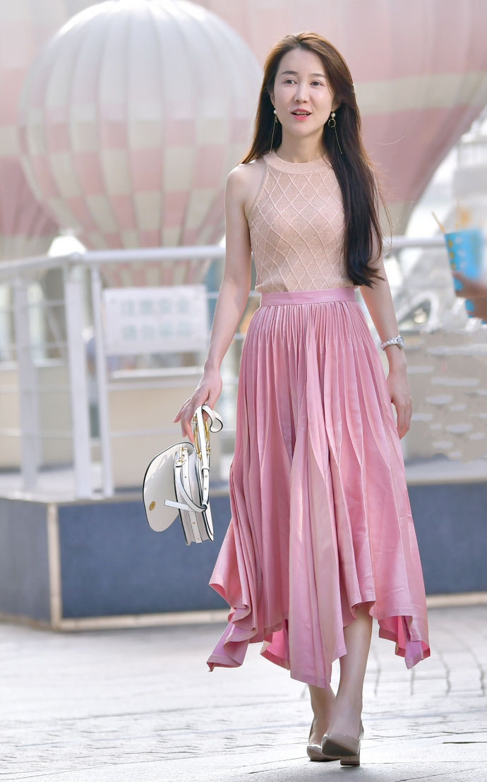 街拍:学会潮流的穿搭，学会了，让你每一分钟都是美美哒