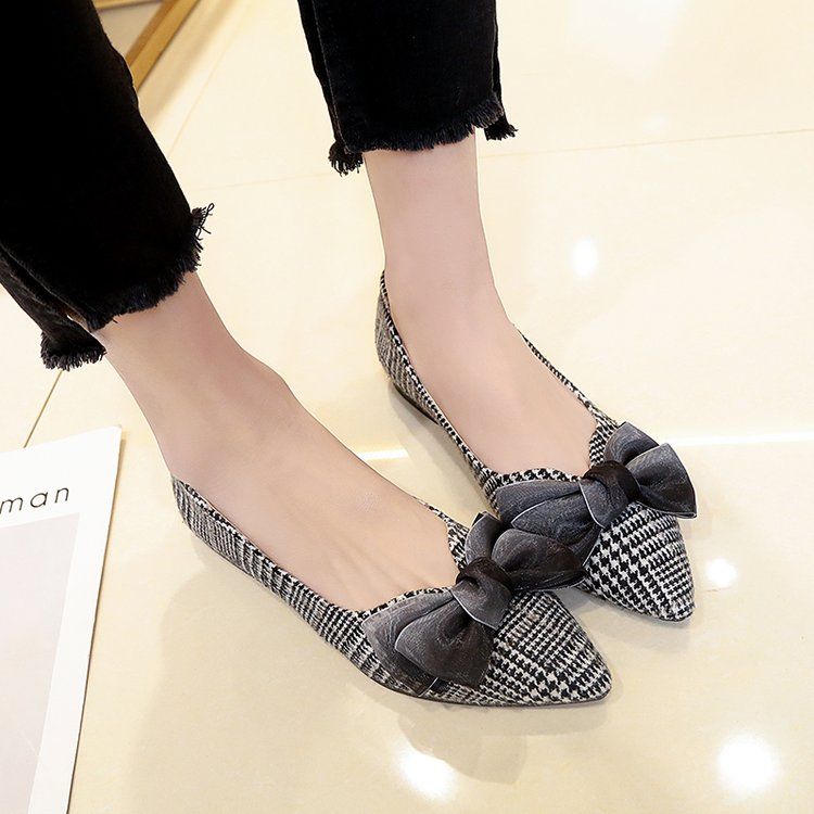 秋天已到，别再穿凉鞋!时下超流行“瓢鞋”，一款比一款洋气百搭